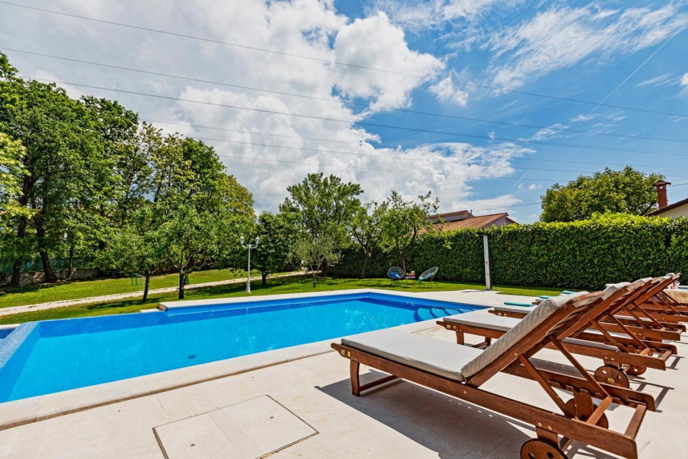 Villa Ferlini In Central Istria With Private 10000 M2 Garden Svetvinčenat Dış mekan fotoğraf