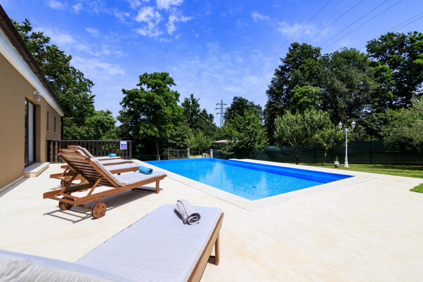 Villa Ferlini In Central Istria With Private 10000 M2 Garden Svetvinčenat Dış mekan fotoğraf