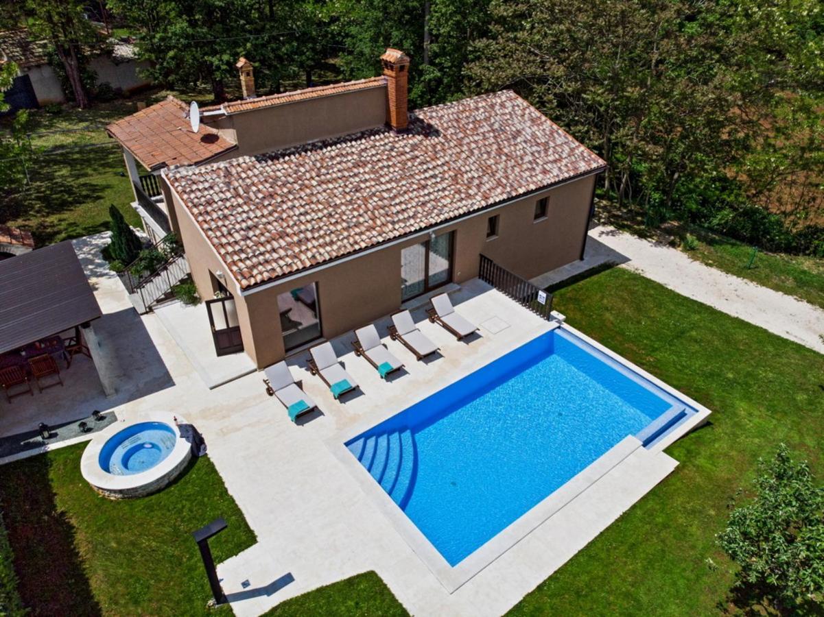 Villa Ferlini In Central Istria With Private 10000 M2 Garden Svetvinčenat Dış mekan fotoğraf